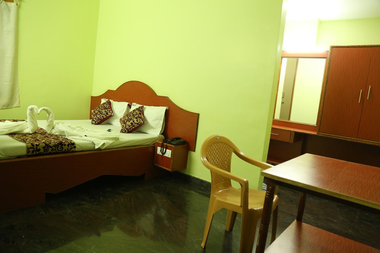 Hotel Vijay โปลลาชี ภายนอก รูปภาพ