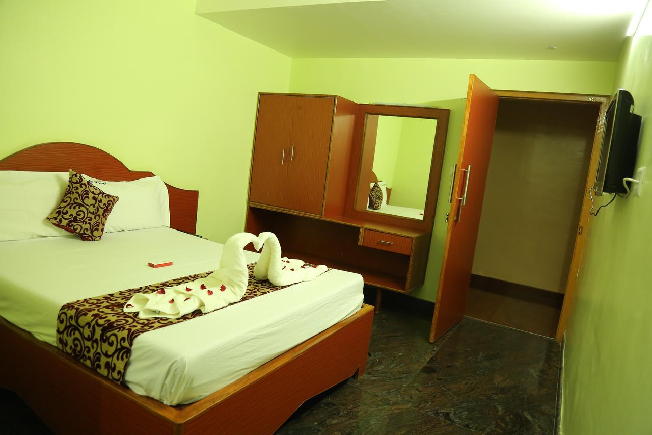 Hotel Vijay โปลลาชี ภายนอก รูปภาพ