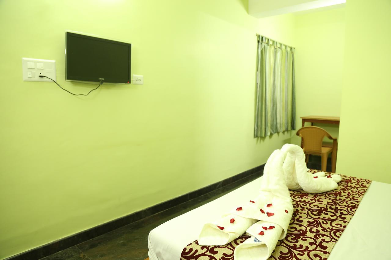 Hotel Vijay โปลลาชี ภายนอก รูปภาพ
